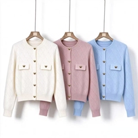 Cardigan en tricot court pour femme, élégant, de haute qualité, orné de strass creux en forme de diamant, col rond, bouton cœur doré