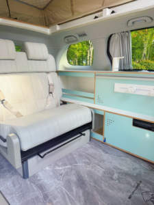 Nouvelle Offre 2026 : Camping-<span class=keywords><strong>car</strong></span> Dongfeng Forthing V9 Hybride 7 places avec sièges massants et autonomie de 1100 km pour les longs trajets - Product Image 5