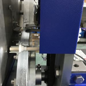 Machine automatique d'insertion et de bouchage de fibres parfumées pour mèches anti-moustiques - Product Image 5