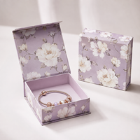 Boîte cadeau rigide en papier magnétique imprimée de motifs floraux sur mesure, emballage cadeau élégant pour bijoux