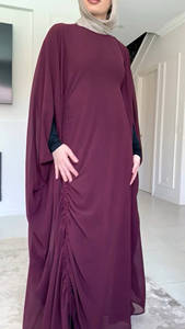 Abaya asymétrique moderne Loriya avec tissu respirant et détail latéral unique, robe longue pour femmes - Product Image 5