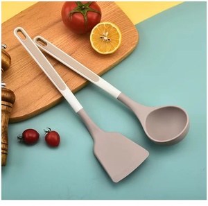 Juego de Utensilios de Cocina Desechables de Silicona al por Mayor, 3 Piezas con Mango de PP, Diseño Moderno para Uso Doméstico y en Restaurantes - Product Image 5