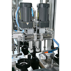 Machine de remplissage et de bouchage de liquides contrôlée par PLC pour l'industrie des spiritueux, des huiles essentielles, des parfums et des produits chimiques, ligne de production SUS 304 - Product Image 4