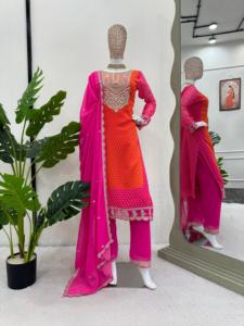 Diseñador de ropa indio y pakistaní Badhani Salwar Kameez Traje con Secuencia de bordado Trabajo Boda Salwar Traje - Product Image 4