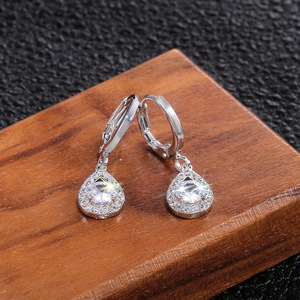 Elegant Teardrop <b>Ear</b> <b>Cuff</b> For Women Angel Tear Pave Crystal Design Simple Fashion Jewelry Accessories - Product Image 3