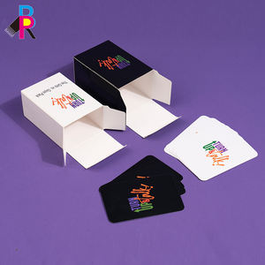 Cartes personnalisées directes d'usine avec boîte à rabat, papier artistique, matériau durable et finition mate/brillante pour les cartes à jouer - Product Image 1
