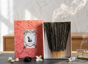 Parfum exclusif Dakshita Meditation Signature, mélange aromatique botanique premium, arôme apaisant, élégant et harmonieux, luxe - Product Image 3