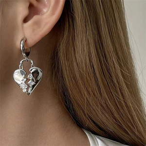 Orecchini Pendenti a Cuore Spezzato per Donne, Orecchini Scintillanti a Forma di Cuore, Gioielli di Moda per Uso Quotidiano e Feste - Product Image 6