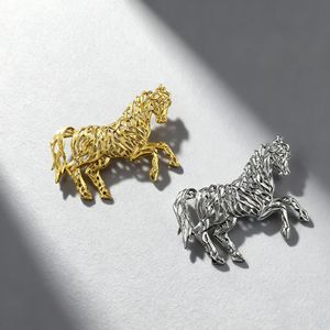 Spilla a Forma di Cavallo in Metallo Traforato di Lusso all'Ingrosso per Accessori da Uomo, <span class=keywords><strong>Moda</strong></span> <span class=keywords><strong>Stilista</strong></span> e Individualità - Product Image 1
