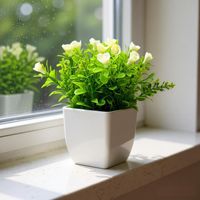 Mini-plantes artificielles mélangées en pot, fausses fleurs de lavande, roses et verdure, petites fleurs en plastique en pot pour la décoration de la maison, du bureau et de la table.