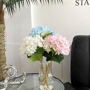 Fleur d'hortensia artificielle en soie pour la décoration de la maison et de mariage, style classique, haute simulation, durabilité, fabrication artisanale - Product Image 5