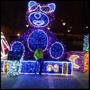 Grande décoration lumineuse en forme d'ours géant à LED pour Noël, la Saint-Valentin et les fêtes en extérieur - Product Image 4