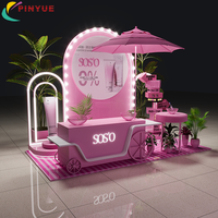 Maßgefertigter Rosa Beauty Pop-Up Wagen mit LED-Beleuchtung Mobiler Verkaufsstand für Hautpflege & Kosmetik Marken-Werbung