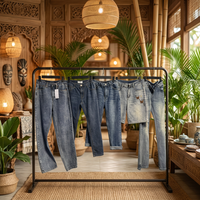 Vente en gros de jeans en denim pour femmes, tailles assorties, surplus en liquidation, pantalons de mode, lot en vrac pour revendeurs de boutiques en Asie du Sud-Est
