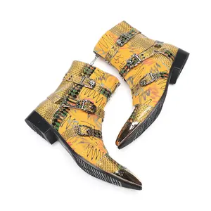 Bottes <span class=keywords><strong>Chelsea</strong></span> en cuir véritable pour hommes de créateur Rivets Boucle Style <span class=keywords><strong>Punk</strong></span> Chaussures de cheville à bout pointu Grande taille Botte de moto Cowboy - Product Image 3