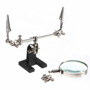 Support de soudage à main libre avec loupe grossissante <span class=keywords><strong>4X</strong></span> à LED, <span class=keywords><strong>2</strong></span> pinces et rotation à 360 degrés réglable - Product Image 1