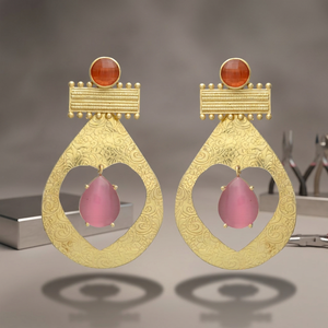 Pendientes de Gota de Ónix Rojo y Turmalina Rosa con Baño de Oro, Aleación de Metal Precioso, Hechos a Mano, Estilo Étnico Jaipur - Product Image 3