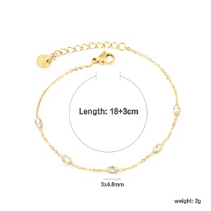 Pulsera de Acero Inoxidable Chapada en Oro de 18K para Mujer, con Incrustaciones de Corazón Cuadrado, Piedra Blanca y Verde, Cadena de Eslabones con Circonitas - Product Image 3