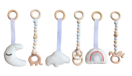 3 pendentifs en bois en peluche