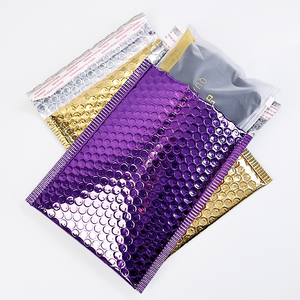 Nhà Máy Bán buôn phong bì tùy chỉnh in Matte Black Aluminum foil kim loại bóng bong bóng bưu phẩm với logo - Product Image 5