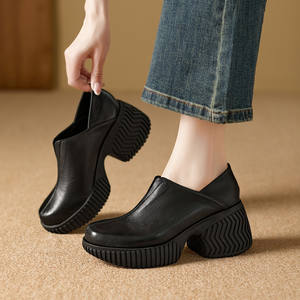 Botas de Moda Francesas Nuevas de Otoño e Invierno, Sencillas y Fáciles de Usar, con Suela de Pastel Esponjoso - Product Image 3