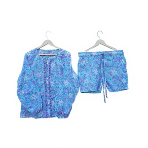 Conjunto de Pijama Corto de Algodón para Mujer, Cómodo, Informal, Lavable, a la Moda, con Estampado Floral Sólido y Botones, Estilo Indio - Product Image 1