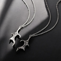 Collier en plaqué or 18 carats avec ailes de chauve-souris et cœur, bijoux gothiques, collier emo ajustable, cadeau pour couples de vampires romantiques