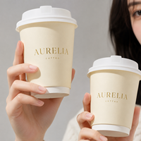 Gobelets en papier personnalisés à double paroi avec couvercles et manchons, logo en feuille d'or pour café, boissons chaudes, café à emporter, vente en gros