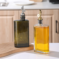Bouteille carrée en verre épais de 350 ml et 500 ml pour huile d'olive, avec bec verseur en acier inoxydable, idéale pour la cuisine (vente en gros)
