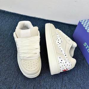 Chaussures de sport décontractées unisexes, style Hong Kong tendance automne-été 2026, baskets blanches à semelle épaisse pour étudiants - Product Image 2