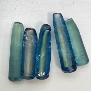 Saphir Paraiba synthétique brut non taillé en corindon - Product Image 1