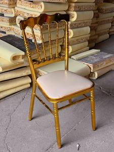 Chaises Napoléon en métal blanc et <span class=keywords><strong>or</strong></span> personnalisées, populaires et abordables pour fêtes et mariages, en <span class=keywords><strong>vente</strong></span> - Product Image 6