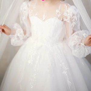 Abito Elegante Personalizzato per Damigella d'Onore, Vestito in Tulle con Applicazioni e Maniche Lunghe per Bambine, Quinceañera, Prima Comunione, Ballo di Gala - Product Image 2