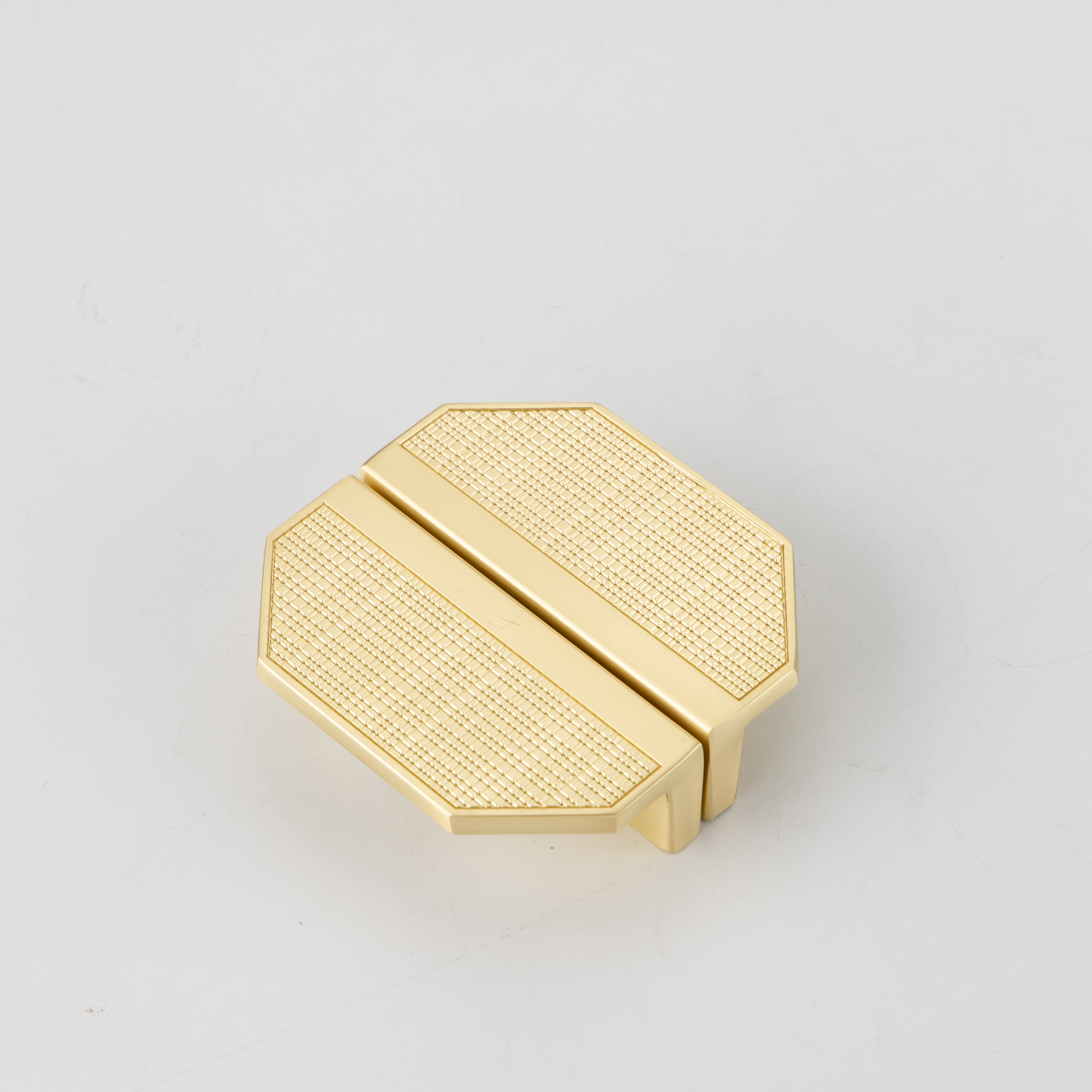 Modern Luxury Gold Cabinet Handles 64mm Hole Spacing Geometric Diamond Drawer Pulls Textured Surface Furniture Hardware