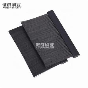 Câble Pass-Through Wire Manager Brush Strip - Product Image 6