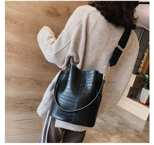 Women's Fashion PU Bucket Bag With Long Strap Chain Pattern Large Capacity Shoulder <b>Purse</b> New Tanjing - Product Image 4