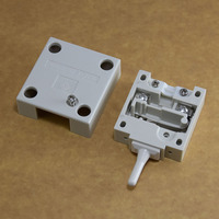 Interruptor Electromagnético para Armario, IP40, 2A, 250VAC, Terminal de Conexión Rápida