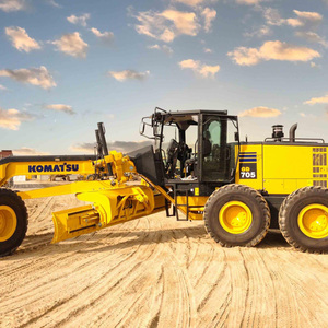 Motoniveladora de Servicio Pesado Komatsu, Equipo de Construcción con Motor Potente para una Nivelación de Carreteras y Corte de Pendientes Eficientes - Product Image 5