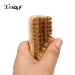 Cepillo para zapatos de madera Yinste con cerdas de pelo de cerdo para uso en residencias de ancianos - Product Image 1