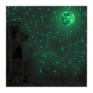Özel Pvc duvar çıkartmaları çocuk odası için gece kızdırma karanlık yıldız ve ay duvar dekorasyon Modern 3D etiket