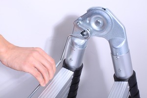 A Frame 5M Extendable Folding Aluminum Telescopic <strong>Ladder</strong> with <strong>Ladder</strong> <strong>Stools</strong> Modern Design 13 <strong>Steps</strong> 150kg Load Capacity - Product Image 6