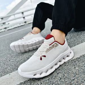 Zapatillas Deportivas para Hombre Cloudtilt 2026, Transpirables, Cómodas, Ligeras, Antideslizantes, de Caña Baja - Product Image 4