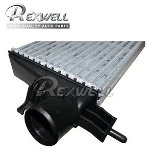 Rexwell Auto Parts <span class=keywords><strong>17940</strong></span>-<span class=keywords><strong>0L110</strong></span> <span class=keywords><strong>17940</strong></span>-0L120 Moteur Diesel Aluminium Petit Turbo Radiateur de Refroidissement Intercooler pour Toyota Hilux Revo - Product Image 4