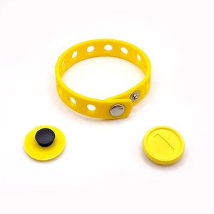 Custom Eco-Friendly Professional Rubber Graduation Silicone Wristbands Make Your Own Logo Promotional Wristbands