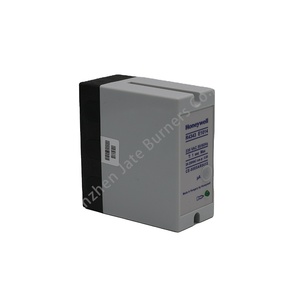 Contrôleur de flamme Honeywell R4343 E1014 à basse tension pour brûleurs et chaudières industriels - Product Image 1
