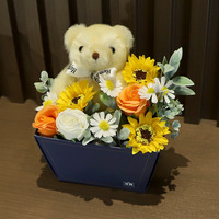 TC Venta al por mayor Oso de peluche Juguete Cuadrado Rosas artificiales Flores Caja de regalo Ramo para boda Jabón Rosas Oso de peluche Ramo de muñecas