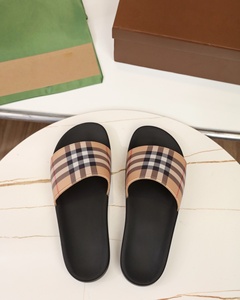 Pantuflas originales de alta gama y alta calidad para venta al por mayor con suelas súper suaves, pantuflas de playa, sandalias, productos de alta calidad - Product Image 6