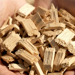 Virutas de Madera de Acacia Natural a Granel, Combustible de Biomasa Hecho de Acacia para Calderas Industriales, Producción de MDF y Papeleras - Product Image 1