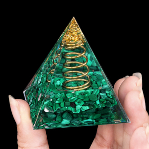 Vente en gros pyramide <span class=keywords><strong>de</strong></span> <span class=keywords><strong>malachite</strong></span> turquoise naturelle nouvelle pierre précieuse sculptée chaude pour <span class=keywords><strong>la</strong></span> décoration <span class=keywords><strong>de</strong></span> cadeaux gravure directe fournisseurs <span class=keywords><strong>de</strong></span> <span class=keywords><strong>la</strong></span> Chine - Product Image 5