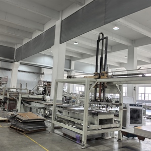Pavimento SPC Moderno Impermeabile per Interni, Effetto Legno Marrone con Garanzia di 5 Anni, Installazione a Incastro, Prodotto in Cina - Product Image 4